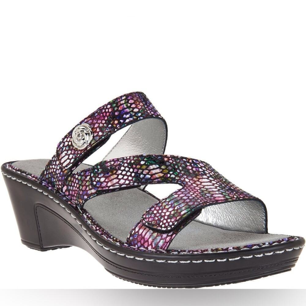 Alegria Loti Wedge Sandal In Metallic Purple Snakeskin Size 8/38.